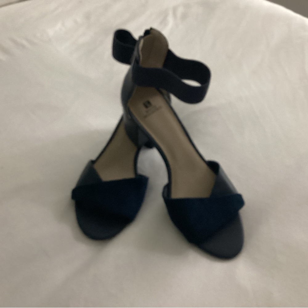White Mountain Evie Dress Sandals Dark Blue 7.5 NWOB; Block Heel